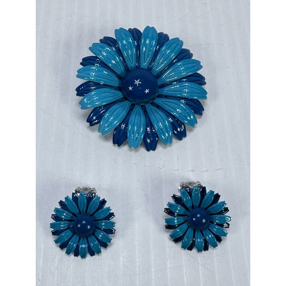 VTG Painted Metal Blue On Blue Daisy Mum Statement‎ Brooch Clip Earrings Set MCM